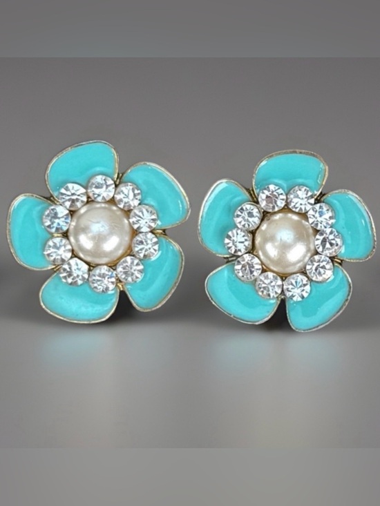 Vintage silvertone blue bling weighted flower pierced earrings